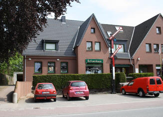 Arztpraxis und Apotheke in der Bahnhofstraße Schwentinental