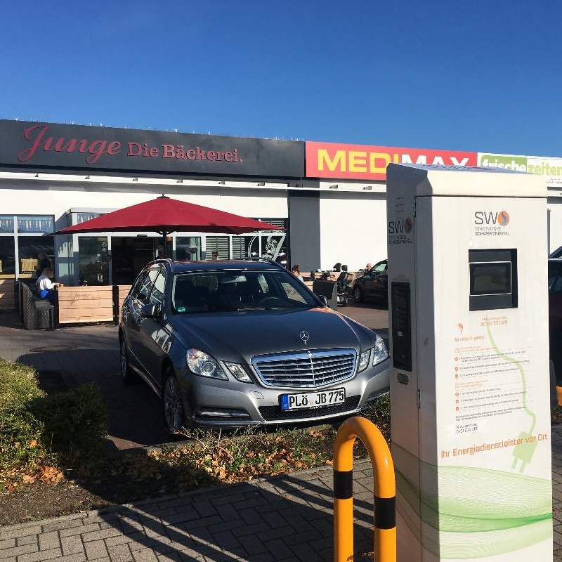 Ladestationen Ostseepark: Junge Medimax