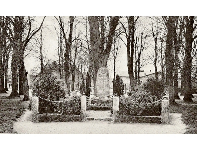 Ehrenmal am Dorfplatz , heute auf dem Friedhof an der St-Martins Kirche