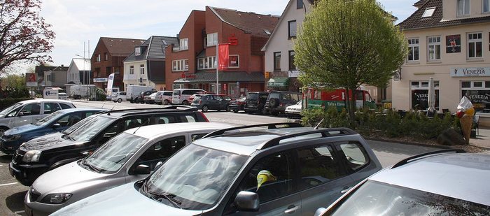 Einkaufen in der Bahnhofstrasse Schwentinental